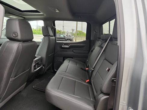 New 2026 GMC Sierra 1500 SLT w/ SLT Premium Plus Package AWD/4WD image 6