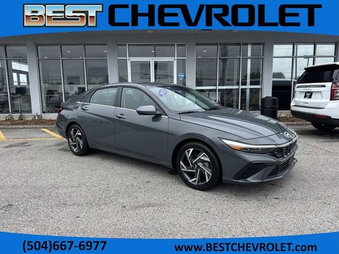 Used 2025 Hyundai Elantra SEL FWD image 1