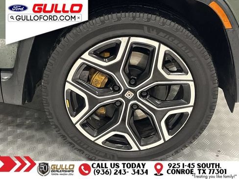 Used 2024 Rivian R1S Adventure AWD/4WD image 30