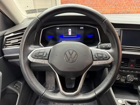 Used 2024 Volkswagen Jetta SE image 14