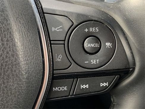 Used 2022 Toyota Venza Limited image 29