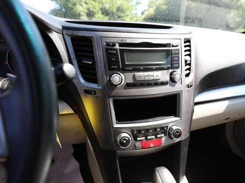 Used 2013 Subaru Outback 2.5i image 19