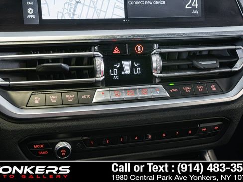 Used 2021 BMW M4 Competition w/ M Carbon Exterior Package RWD image 36