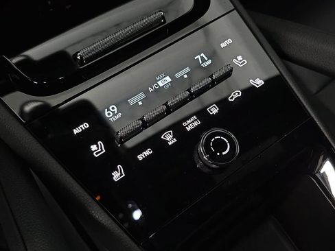 Certified 2026 Porsche Cayenne AWD/4WD image 19