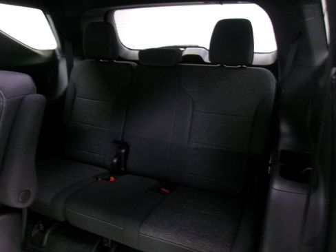 Used 2024 Chevrolet Traverse LT w/ LPO, Floor Liner Package FWD image 11
