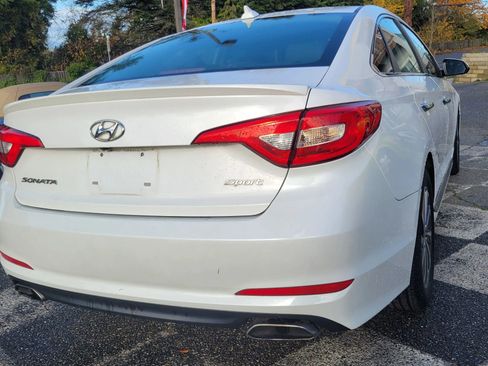Used 2016 Hyundai Sonata Sport w/ Option Group 02 image 3