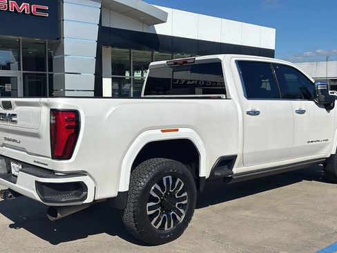 Certified 2024 GMC Sierra 2500 Denali Ultimate image 8