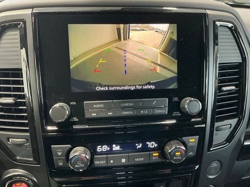 Used 2024 Nissan Titan SV w/ SV Bronze Edition Package image 8