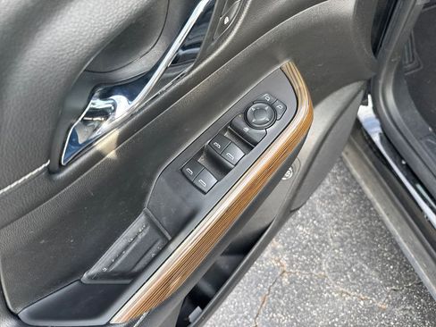 Used 2020 GMC Acadia SLE w/ Driver Convenience Package image 13