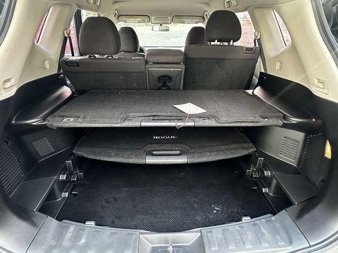 Used 2015 Nissan Rogue S image 19