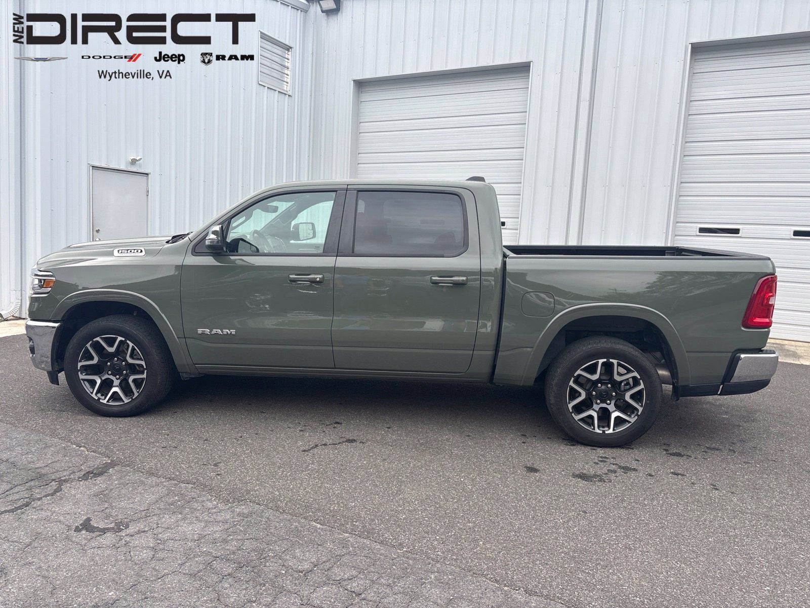 Used 2026 RAM 1500 Laramie AWD/4WD image 2