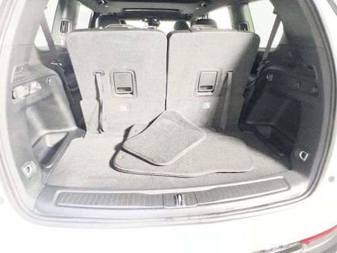 Used 2023 Jeep Grand Cherokee L Laredo image 25