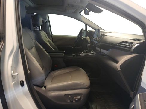 Used 2021 Toyota Sienna Limited image 15