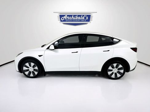 Used 2024 Tesla Model Y Long Range AWD/4WD image 4