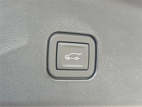 New 2026 Cadillac Vistiq Sport w/ LPO, Floor Liner Package image 13