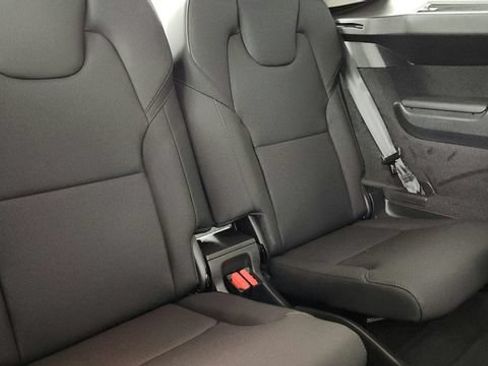 Certified 2025 Volvo XC90 B6 Core w/ Protection Package Premier AWD/4WD image 33
