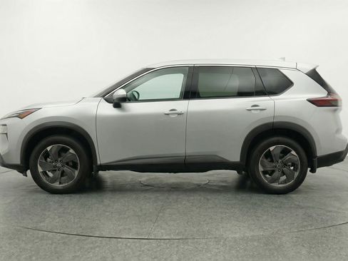 Used 2025 Nissan Rogue SV image 5