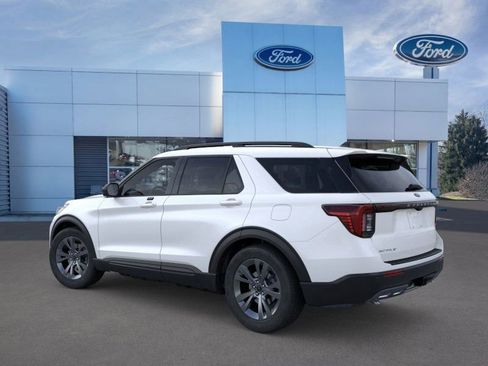 New 2026 Ford Explorer Active w/ Active Comfort Package image 4