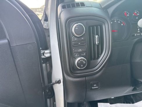 Used 2022 GMC Sierra 2500 Pro w/ Convenience Package image 14