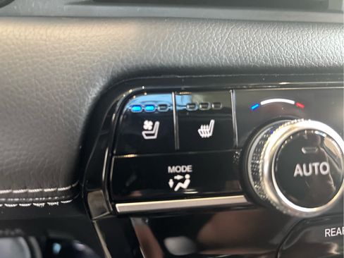 Used 2023 Honda Pilot Elite image 34