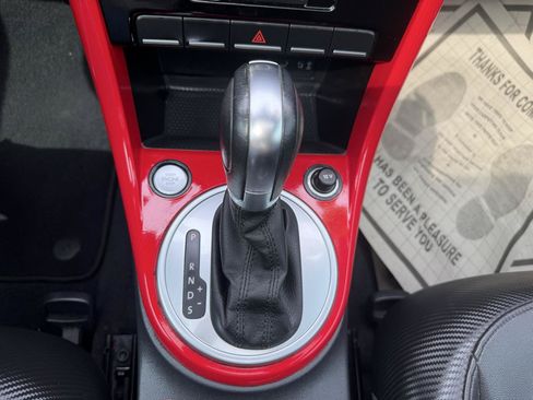 Used 2019 Volkswagen Beetle 2.0T SE FWD image 20
