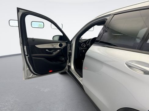 Used 2019 Mercedes-Benz GLC 43 AMG 4MATIC image 9