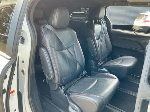 Used 2024 Toyota Sienna XSE w/ XSE Premium Package FWD image 20