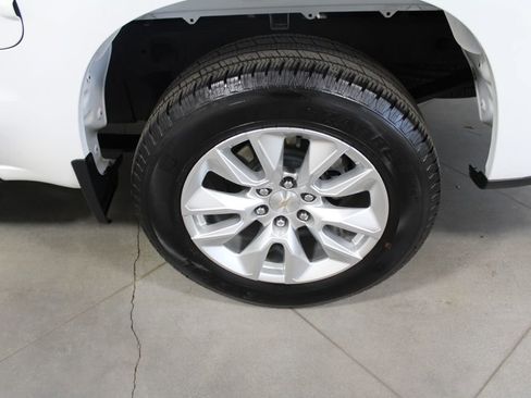 Used 2024 Chevrolet Silverado 1500 Custom image 52