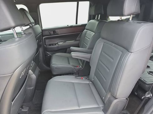 Used 2025 Hyundai Santa Fe Calligraphy AWD/4WD image 15