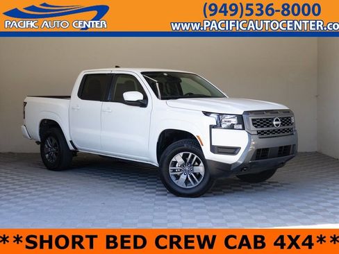 Used 2025 Nissan Frontier SV image 1