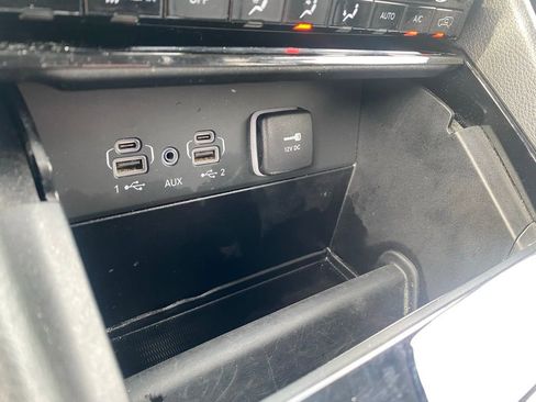 Used 2023 Jeep Grand Cherokee L Limited image 23