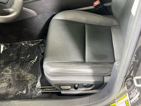 Used 2023 Lexus ES 350 w/ Premium Package image 17