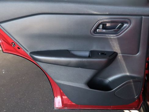 Used 2024 Nissan Rogue S FWD image 37