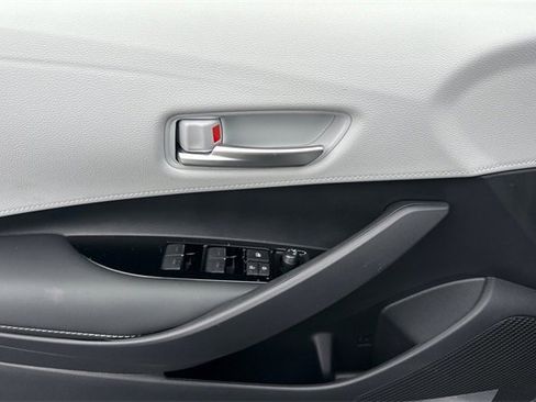 Used 2026 Toyota Corolla SE image 9