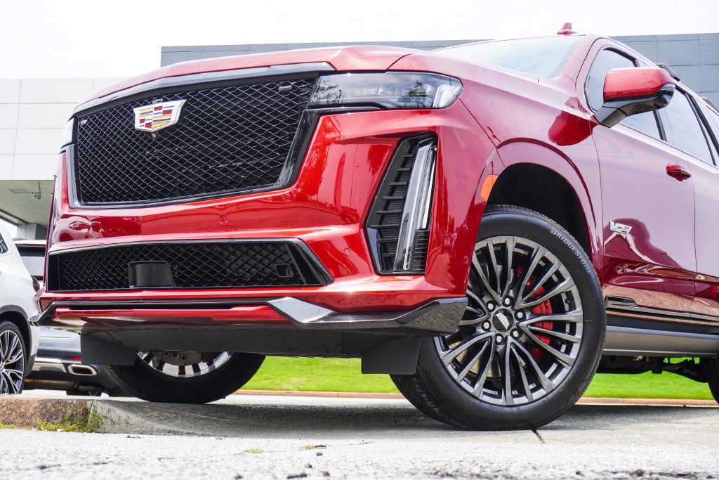 Used 2023 Cadillac Escalade V AWD/4WD image 2