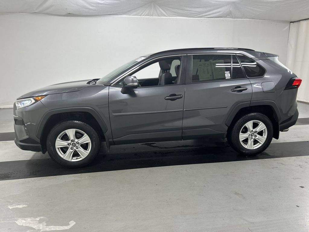 Used 2019 Toyota RAV4 XLE AWD/4WD image 6