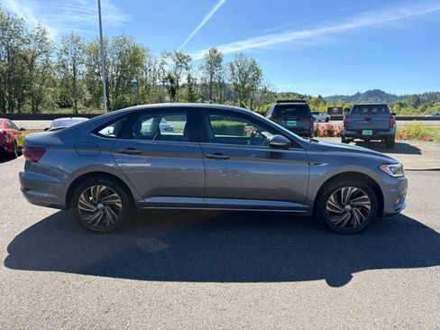 Used 2019 Volkswagen Jetta SEL Premium FWD image 8