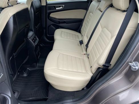 Used 2019 Ford Edge SEL w/ Equipment Group 201A image 9