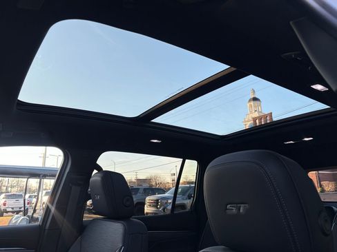 New 2026 Buick Enclave Sport Touring w/ Power Package image 18