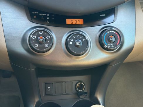 Used 2012 Toyota RAV4 FWD image 19