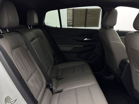 Used 2024 Buick Envista Avenir FWD image 35