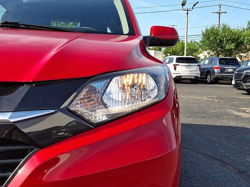 Used 2016 Honda HR-V LX image 10