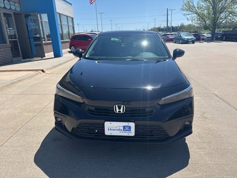 Used 2024 Honda Civic Touring image 2