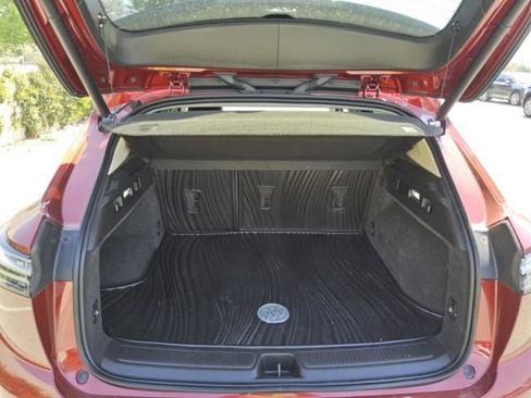 Used 2023 Buick Envision Avenir AWD/4WD image 8