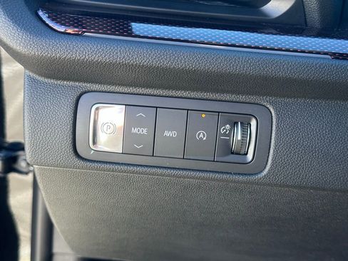 Used 2025 Chevrolet Traverse Z71 image 17