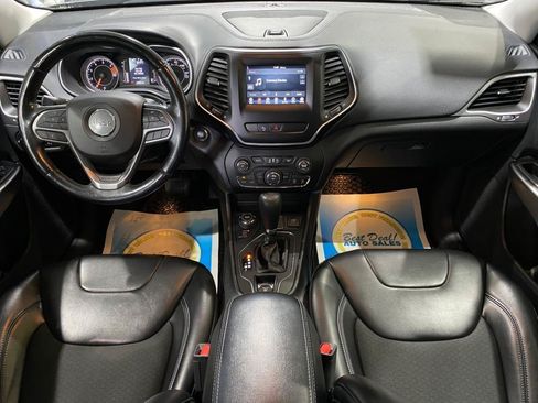 Used 2020 Jeep Cherokee Latitude Plus w/ Cold Weather Group AWD/4WD image 19