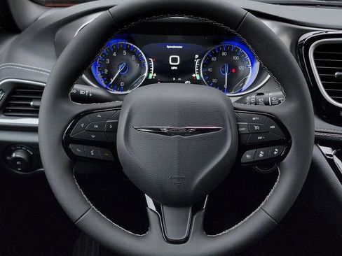 New 2026 Chrysler Pacifica Select w/ S Appearance Package FWD image 32