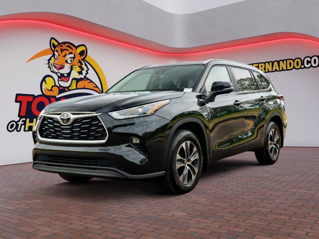 Used 2026 Toyota Highlander XLE AWD/4WD image 1