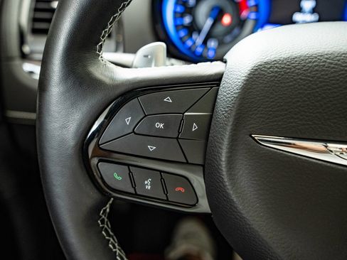 Used 2023 Chrysler 300 C RWD image 27