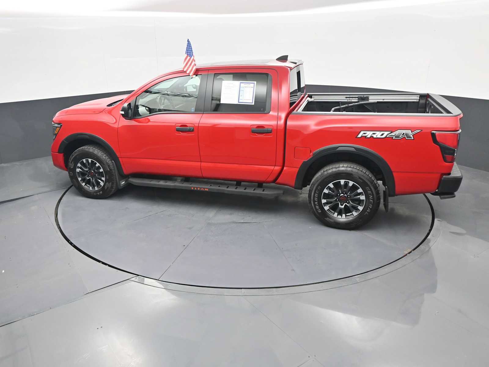 Used 2024 Nissan Titan PRO-4X w/ Pro-4x Convenience Package AWD/4WD image 25